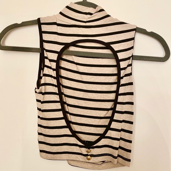 Turtle neck crop top with cutout back - Picture 1 of 3